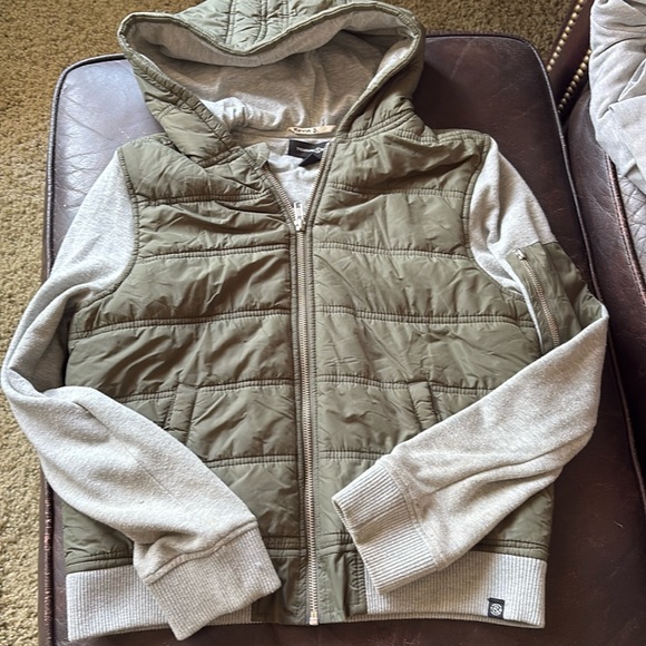 Treasure & Bond Other - Cute army green jacket with grey sleeves!